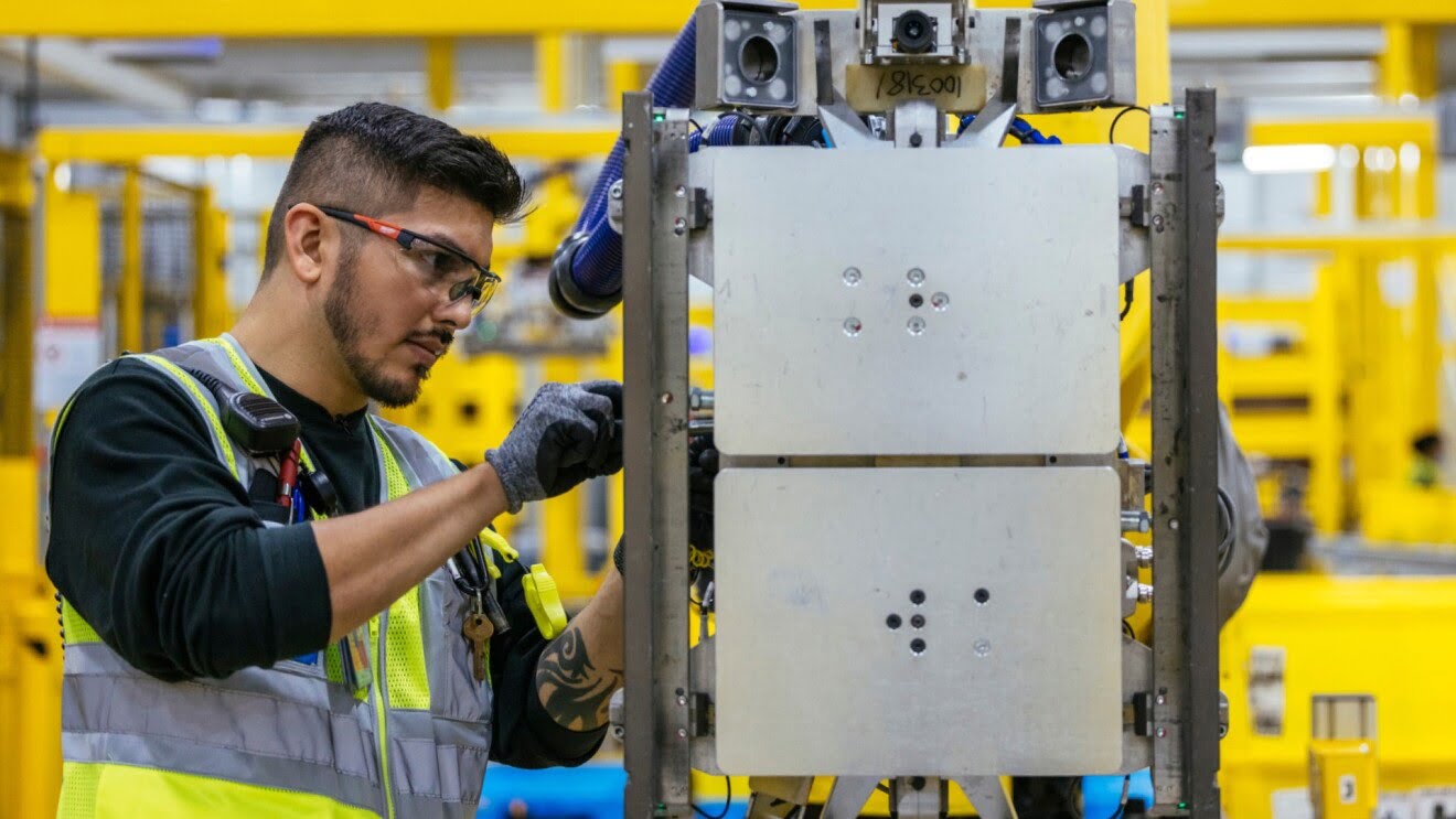 Amazon Pays Employees To Learn Robotics SimplyBots