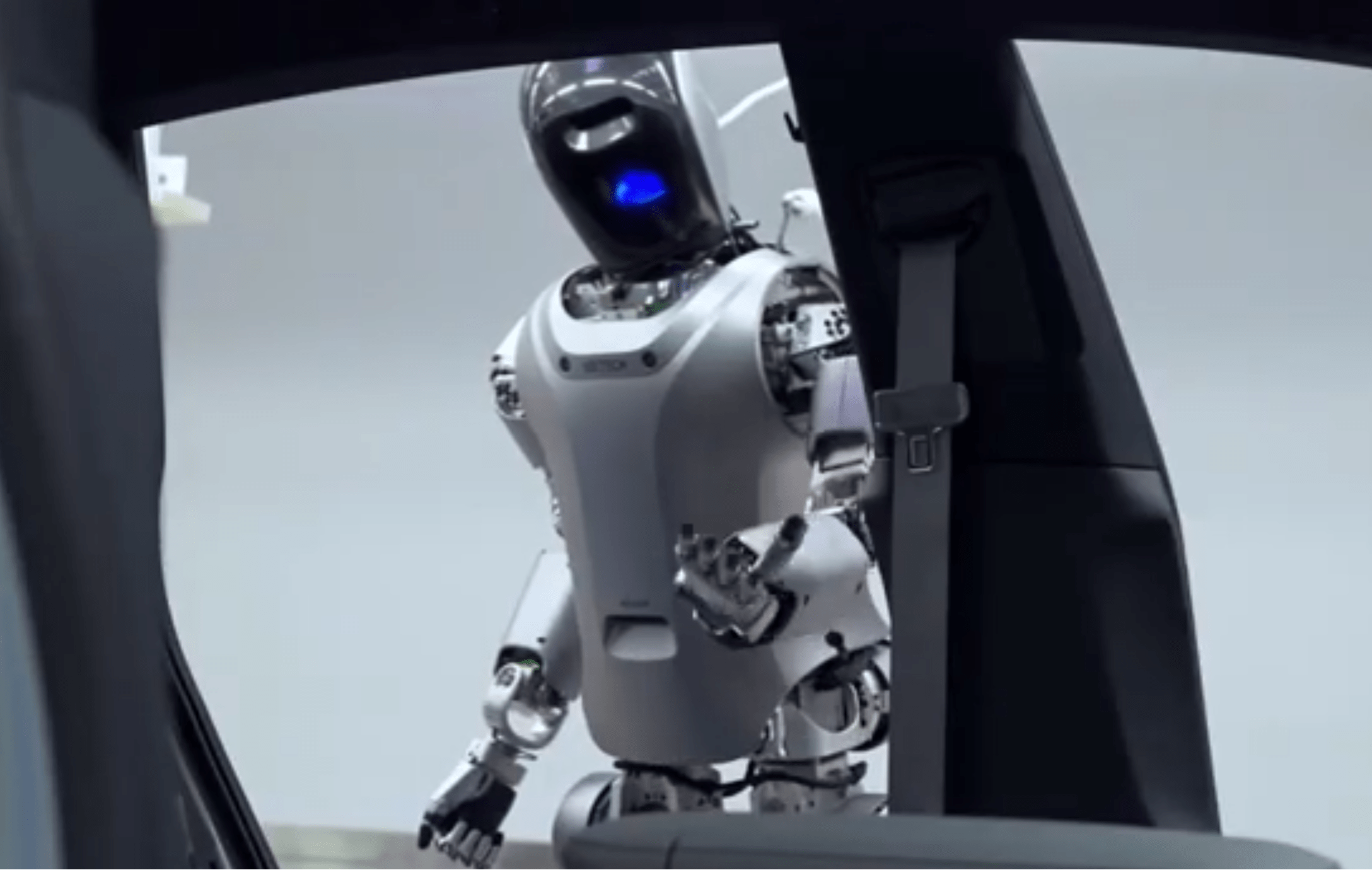 Nio Embraces Humanoid Robots On Ev Assembly Line Simplybots